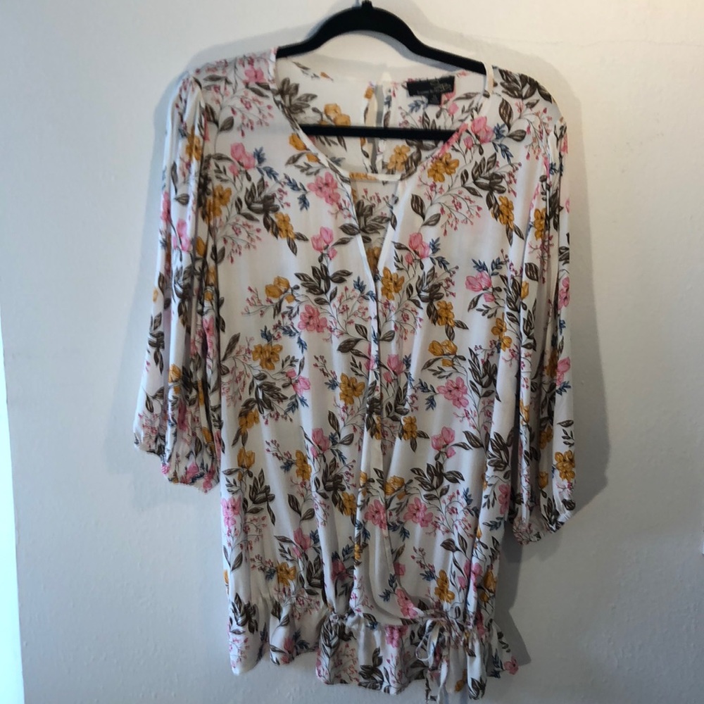 Suzanne Betro flowered cross over tie waist blouse